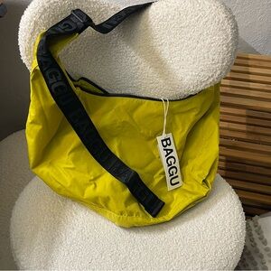 BAGGU Sour Large Crescent Bag with Black Strap